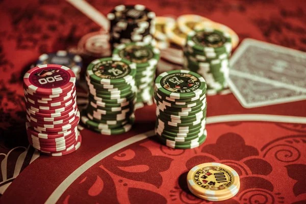 innatogel mobile app interface showing football sportsbook markets and live dealer games